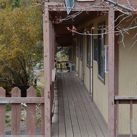 Deep Creek Motel Running Springs Екстер'єр фото