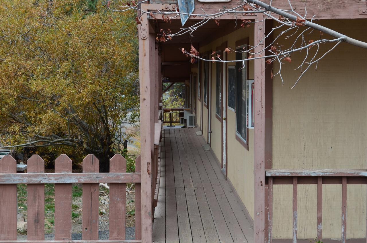 Deep Creek Motel Running Springs Екстер'єр фото