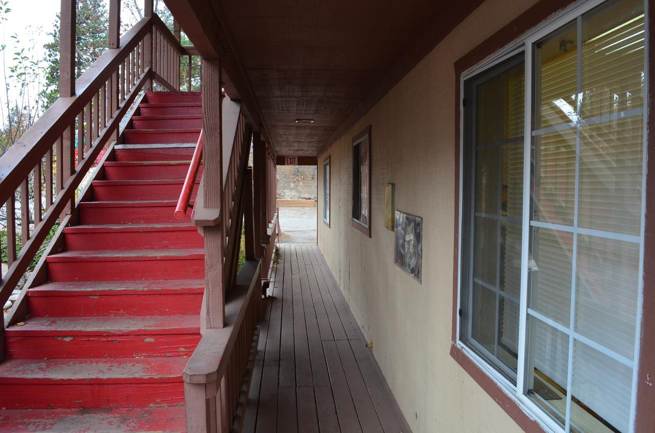 Deep Creek Motel Running Springs Екстер'єр фото